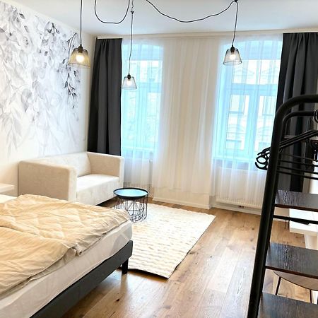 Traumhafte Wohnung Fuer 2, Walk In Dusche, Extra Kueche, Nespresso, Zentral เวียนนา ภายนอก รูปภาพ