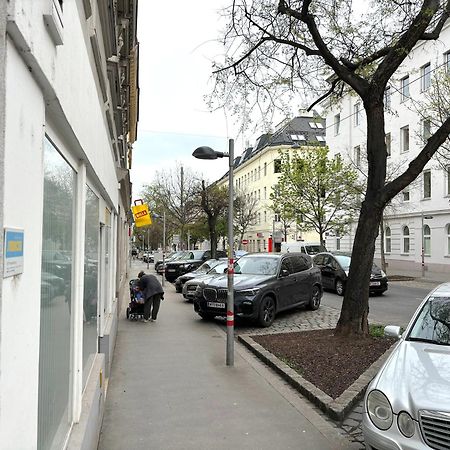 Traumhafte Wohnung Fuer 2, Walk In Dusche, Extra Kueche, Nespresso, Zentral เวียนนา ภายนอก รูปภาพ