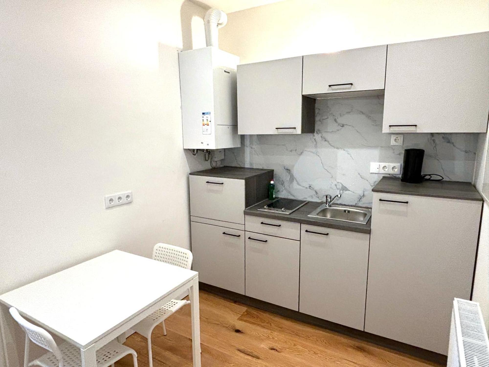 Traumhafte Wohnung Fuer 2, Walk In Dusche, Extra Kueche, Nespresso, Zentral เวียนนา ภายนอก รูปภาพ